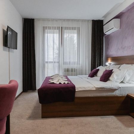 Hotel Damis Pale Zewnętrze zdjęcie
