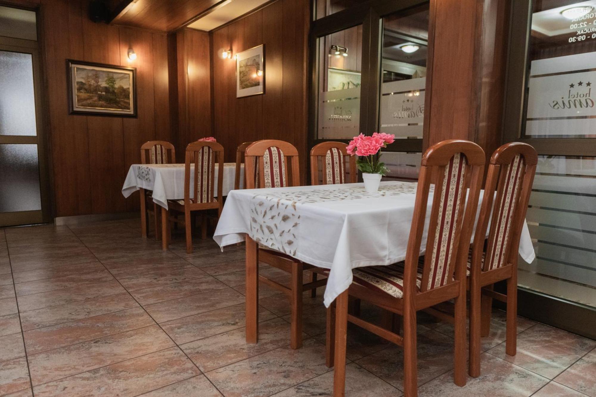 Hotel Damis Pale Zewnętrze zdjęcie