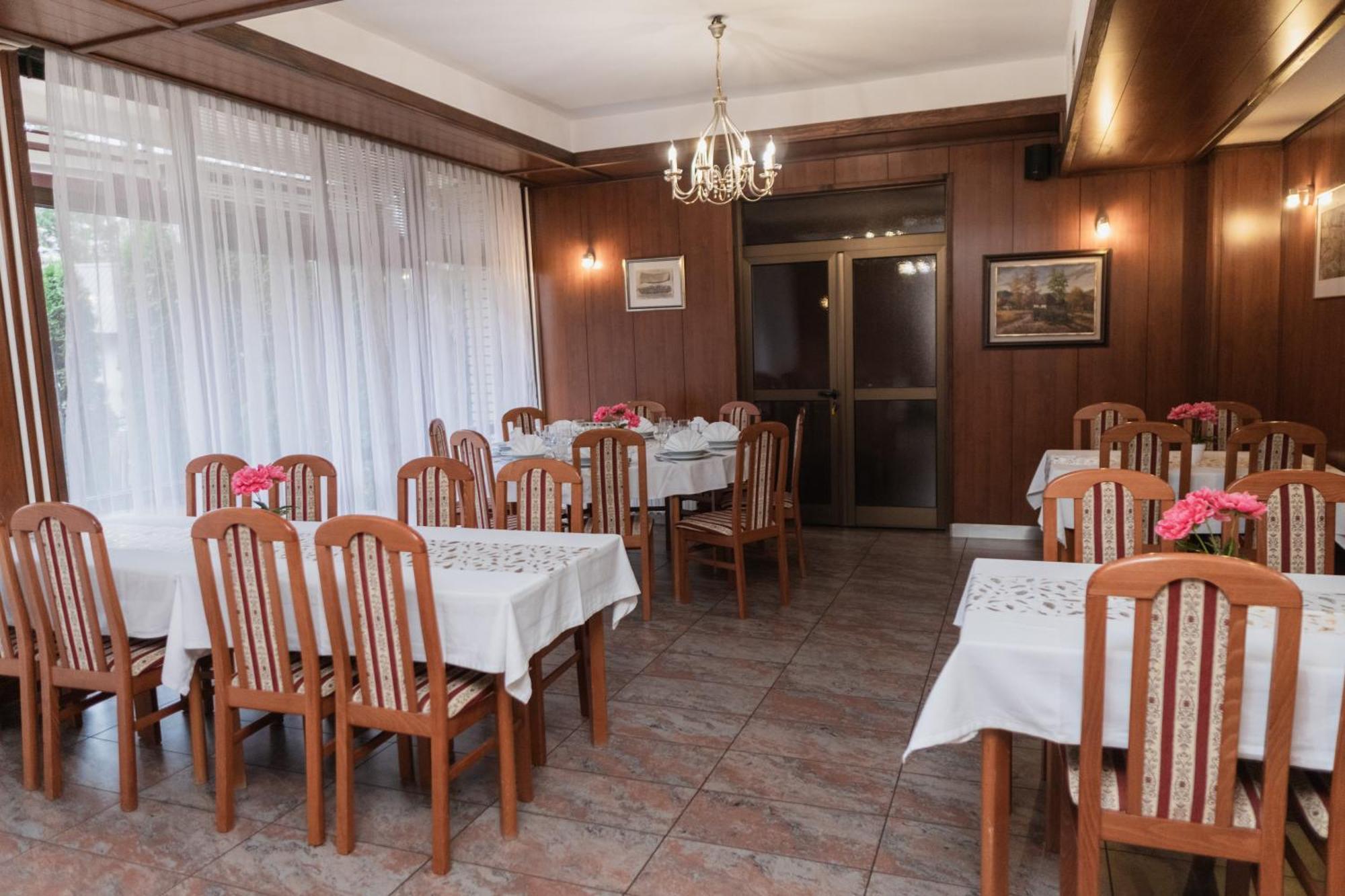 Hotel Damis Pale Zewnętrze zdjęcie