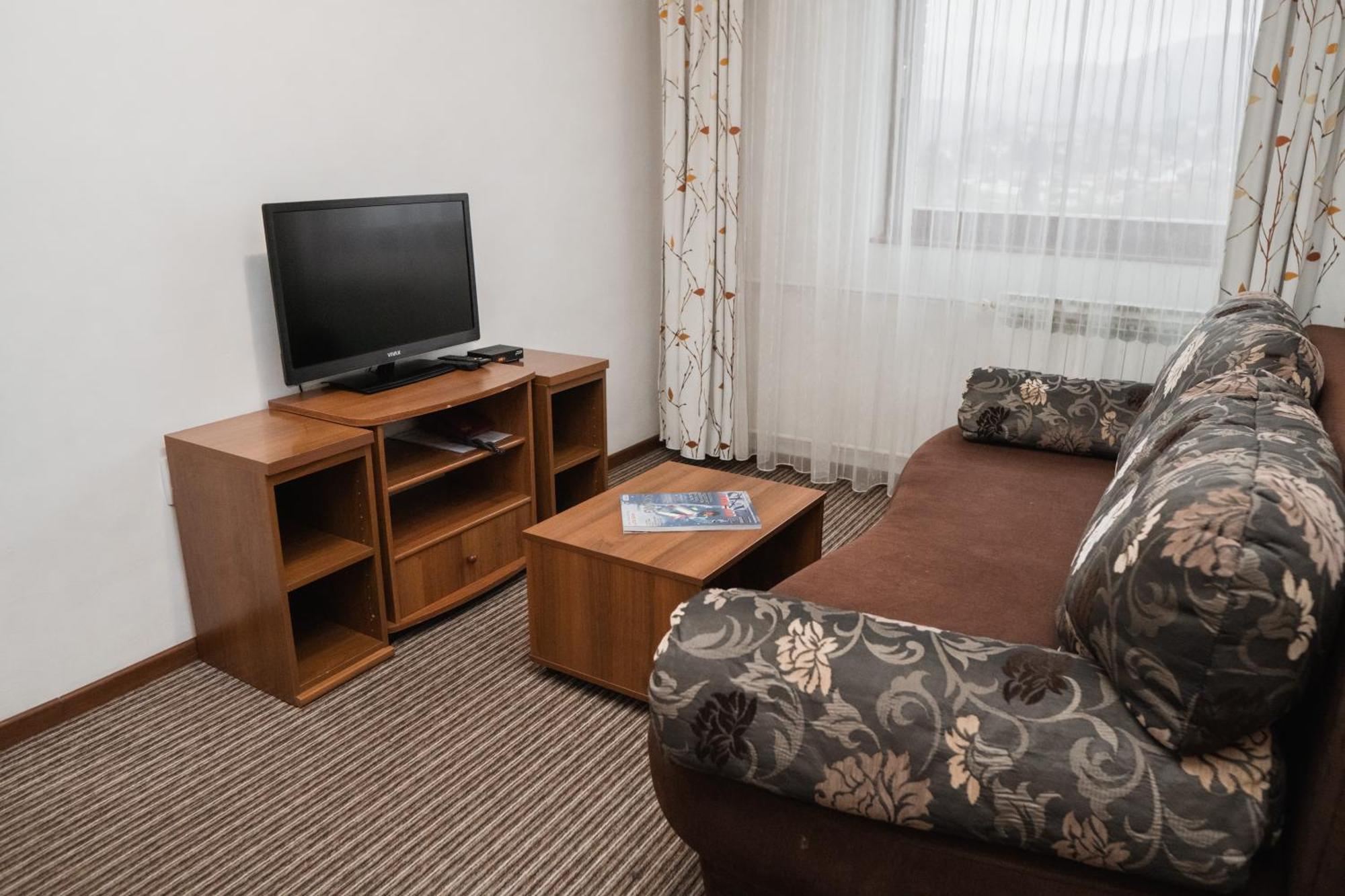Hotel Damis Pale Zewnętrze zdjęcie