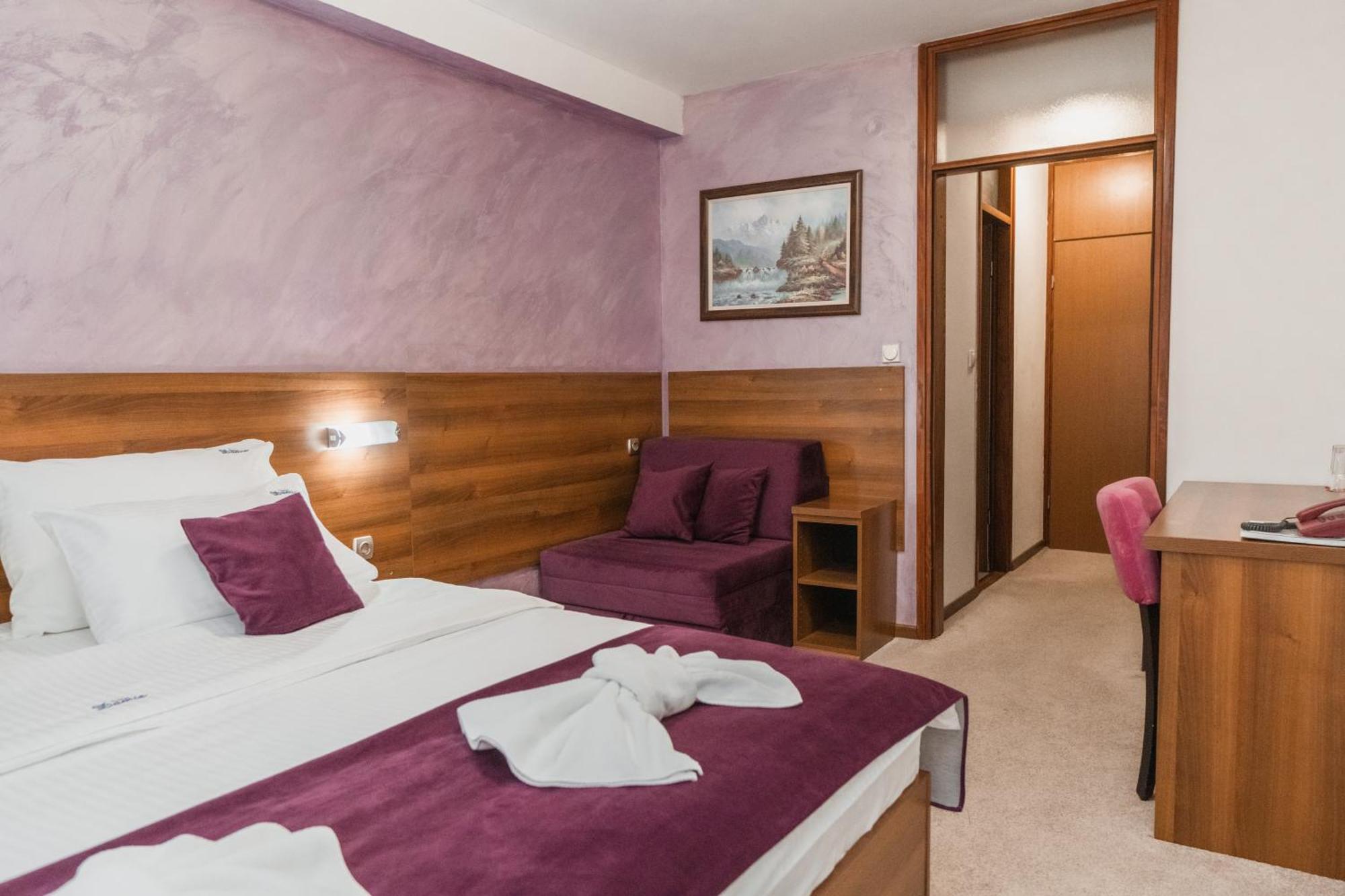 Hotel Damis Pale Zewnętrze zdjęcie