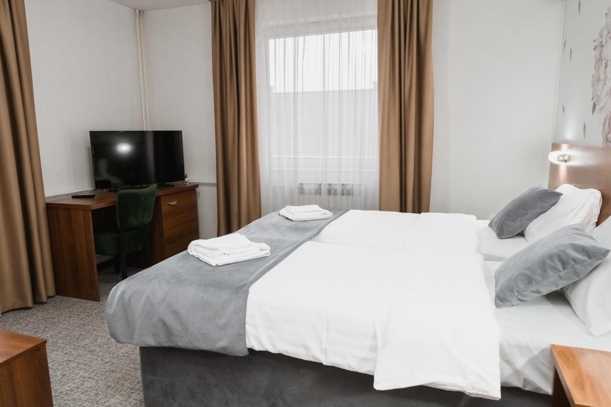 Hotel Damis Pale Zewnętrze zdjęcie