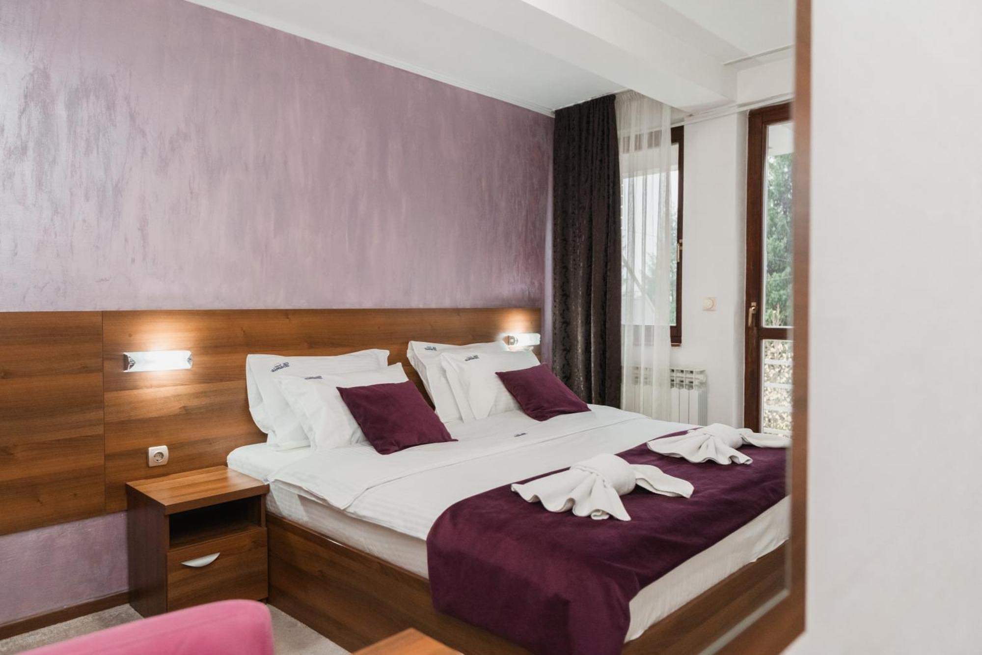 Hotel Damis Pale Zewnętrze zdjęcie