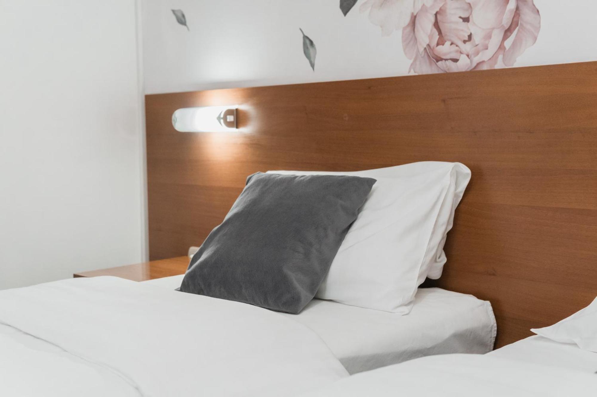 Hotel Damis Pale Zewnętrze zdjęcie