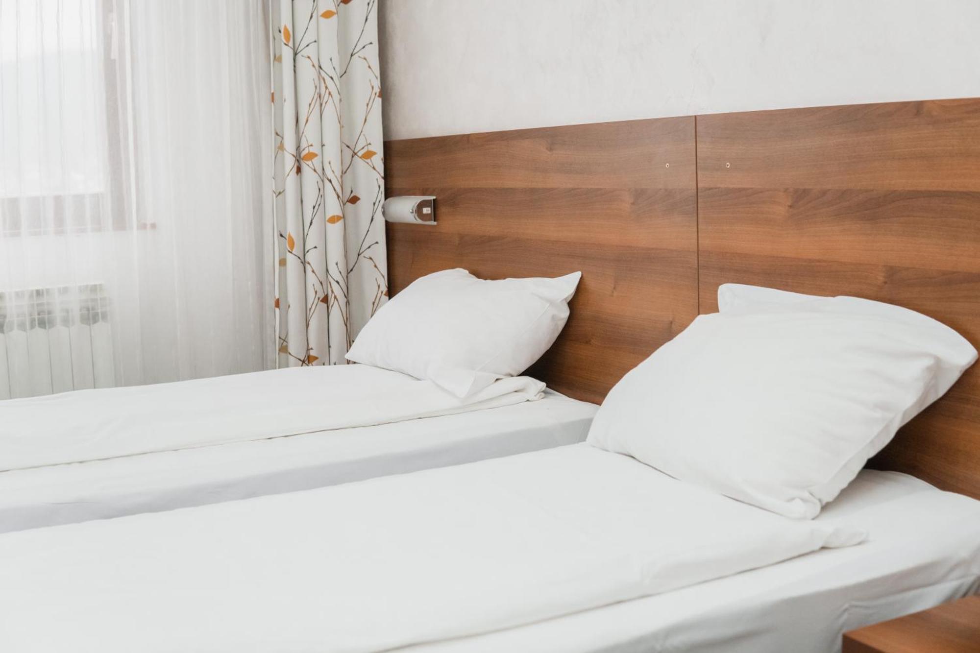 Hotel Damis Pale Zewnętrze zdjęcie